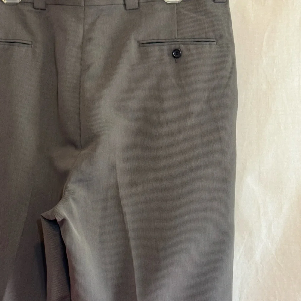 B-262 Men’s Bill‎ Blass Gray Pleated Front Dress Pants Size 38x33